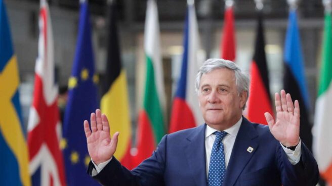Tajani frena a Puigdemont: "No estoy en posición de tratarle como futuro miembro del Parlamento Europeo"