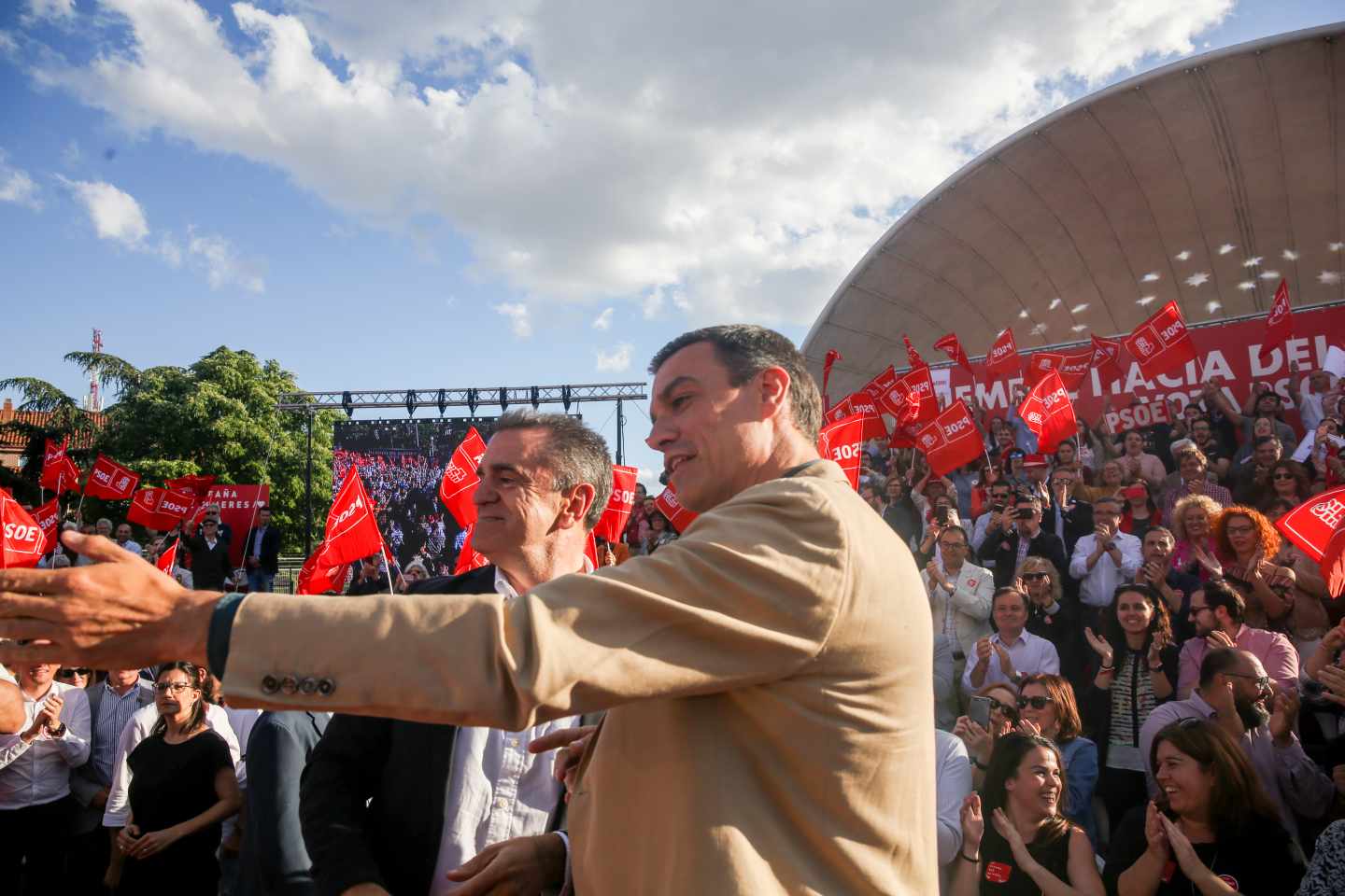 Pedro Sánchez junto al secretario general de los socialistas madrileños José Manuel Franco, en el cierre de campaña del 26M.