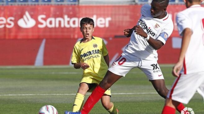 Ibrahima Sow, el 'gigante' del Sevilla que la rompe con 12 años en LaLiga Promises