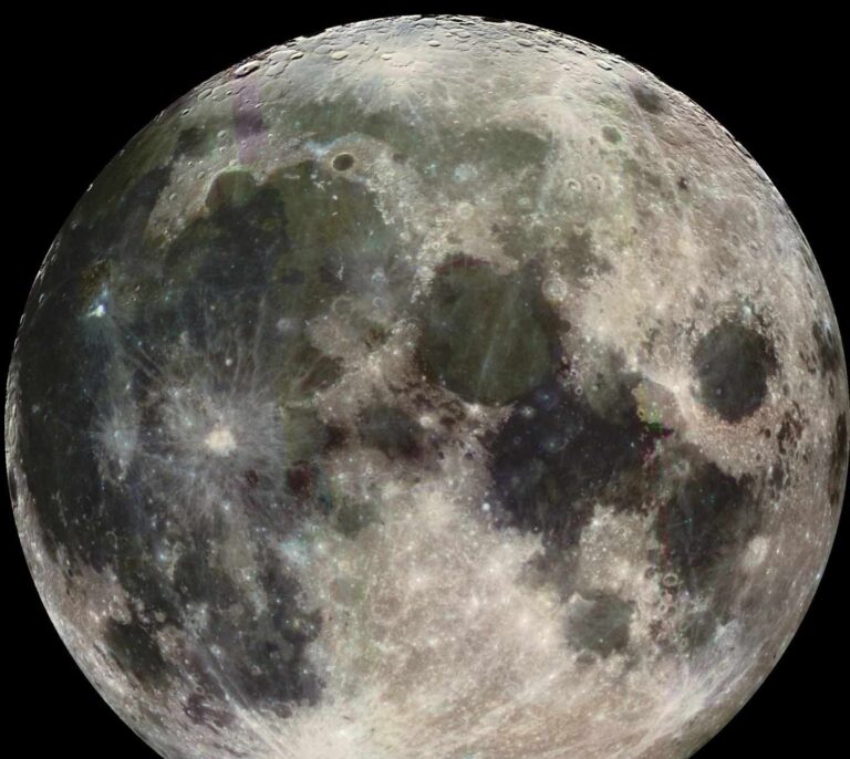 Temperatura o gravedad: diez datos que quizás no conocías de la Luna