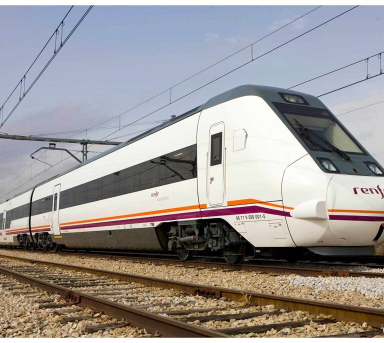 Renfe baraja quitar el abono gratuito a los usuarios que no utilicen sus reservas