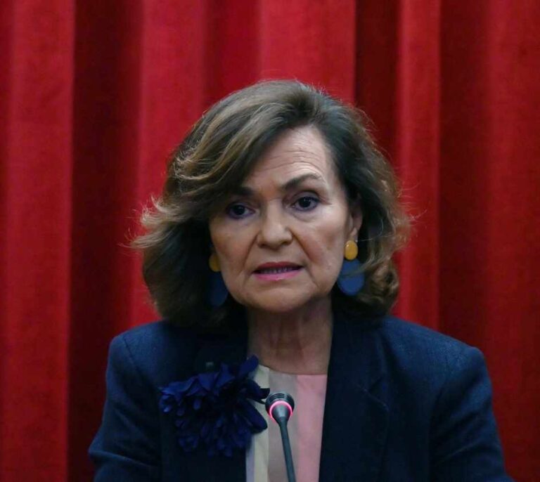 Carmen Calvo pleitea en los tribunales para no entregar las cartas con la Santa Sede