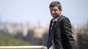 La nueva dirección independentista de la Cambra elimina el castellano de sus comunicaciones