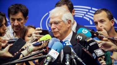 Sánchez intenta sacar pecho con el puesto de Borrell tras el fracaso de su eje con Macron