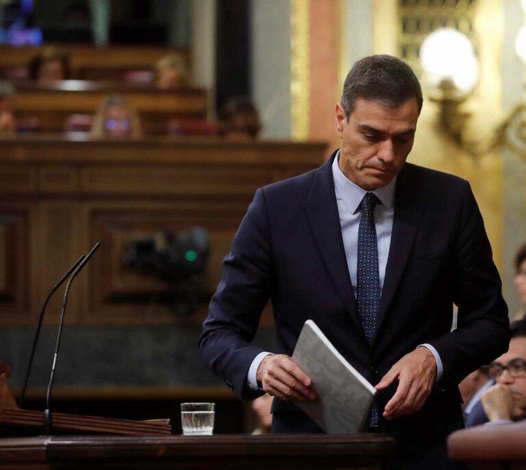 La oposición carga contra Sánchez por limitar el control del Congreso