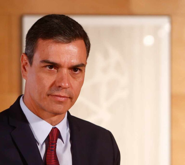 Sánchez responde a la renuncia de Iglesias: "Primero el programa y luego el Gobierno"