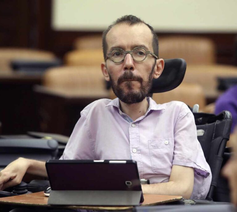 Echenique tacha de "excusa" la desconfianza de Sánchez para no pactar con Podemos