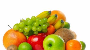 El Gobierno firma un convenio para “vender” la fruta española en el mundo