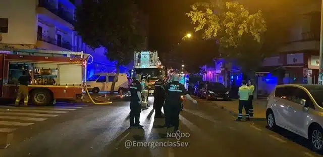 Mueren dos personas mientras dormían en un incendio de su vivienda de Sevilla