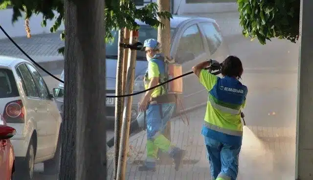 Heridos 4 operarios de limpieza en Alicante tras ser arrollados por un todoterreno