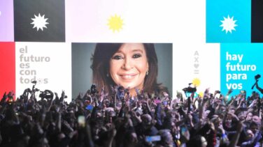 El peronismo arrasa en las elecciones primarias en Argentina frente a Macri
