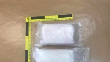 Dos detenidos en Barajas al ir a recoger un palé con 53 kilos de cocaína