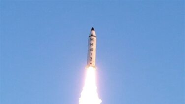 Corea del Norte envía dos proyectiles no identificados hacia el mar de Japón