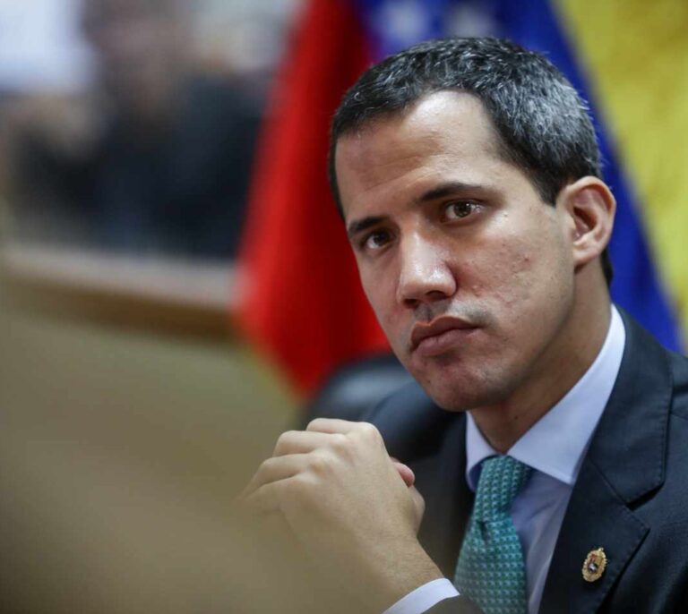 Guaidó acusa a Zapatero de ser "cómplice de la violación de derechos" como "abogado" de Maduro
