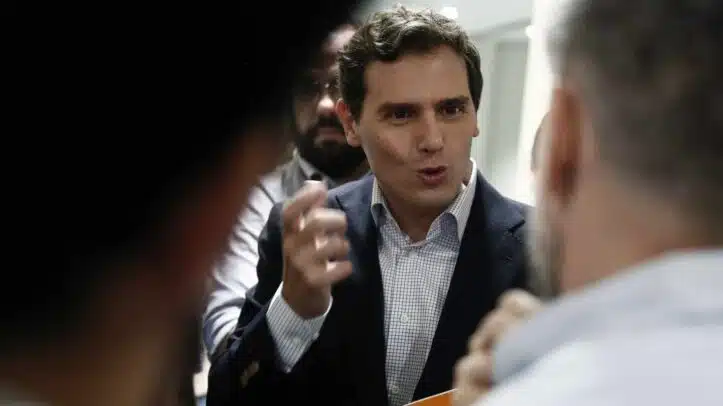 Ciudadanos se olvida de la estrategia del 'no' a Sánchez ante el vértigo electoral