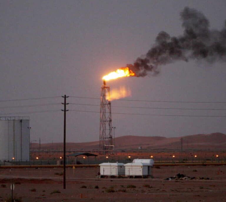 El petróleo se dispara un 10% tras el ataque con drones a la producción de Arabia Saudí
