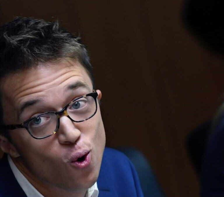 Los amigos mediáticos de Sánchez se vuelcan con el 'niño bonito' Errejón