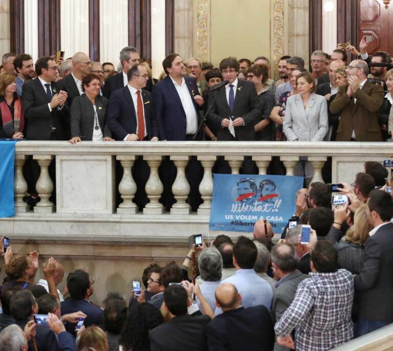 Fuera de la política, en la cárcel, fugado... Qué hacen hoy los que eran protagonistas el 1-O