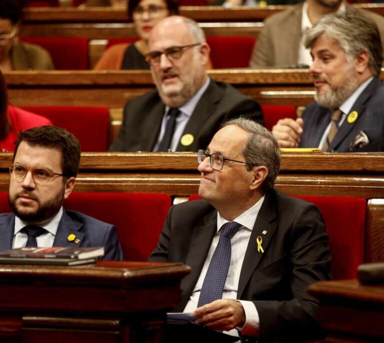 Torra lleva las elecciones a mayo y abre tres meses de 'guerra civil' en el independentismo