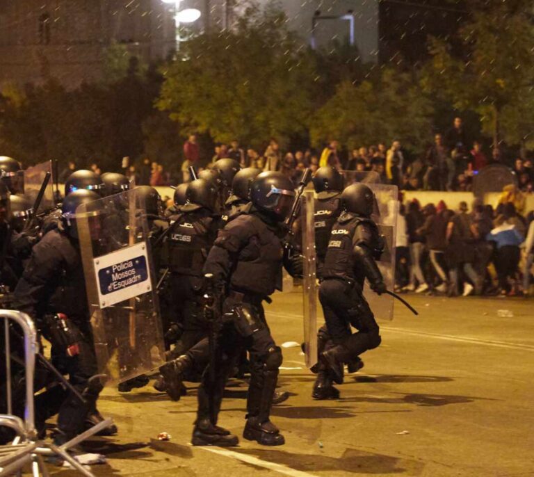 Gerona ejercerá de acusación popular contra los policías de los disturbios por la sentencia del procés