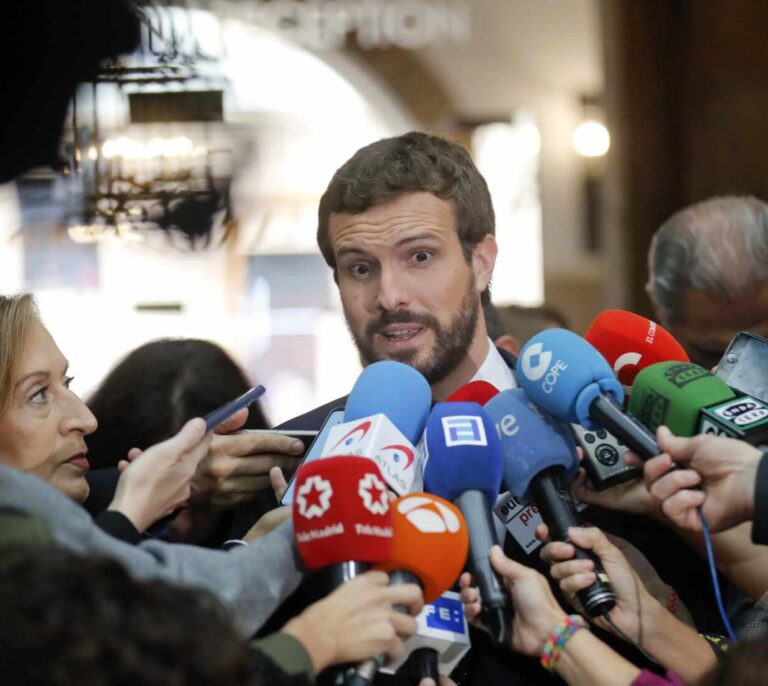 Casado lamenta las cifras del paro y critica al PSOE: "En cuanto llega al gobierno vuelve la crisis"