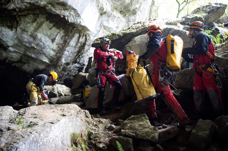 Imagen del equipo de rescate formado para buscar a los cuatro espeleólogos