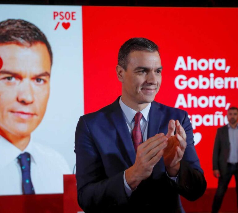 Sánchez planta a los empresarios para ir a un acto electoral del PSOE