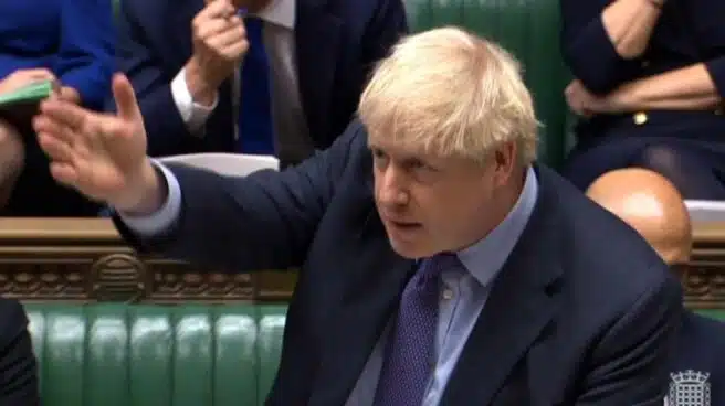 Boris Johnson amenaza con elecciones y retirar el Acuerdo si votan hoy en contra