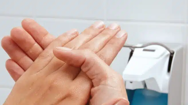 Cómo evitar llevar las manos a la cara y prevenir el coronavirus