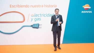 La imparable 'reconversión petrolera' de Imaz: Repsol suma ya 2,5 millones de clientes de luz y gas