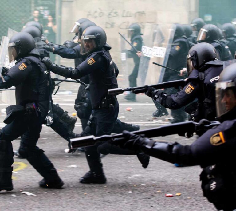 La Policía compra de urgencia 100.000 bolas de goma para los antidisturbios en Cataluña