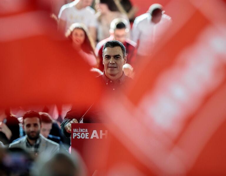 Sánchez quiere convencer a dos millones de indecisos en el debate electoral