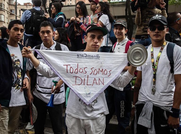 Dilan, el adolescente convertido en símbolo póstumo de las protestas en Colombia