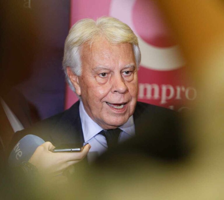 Felipe González se avergüenza de Pablo Iglesias