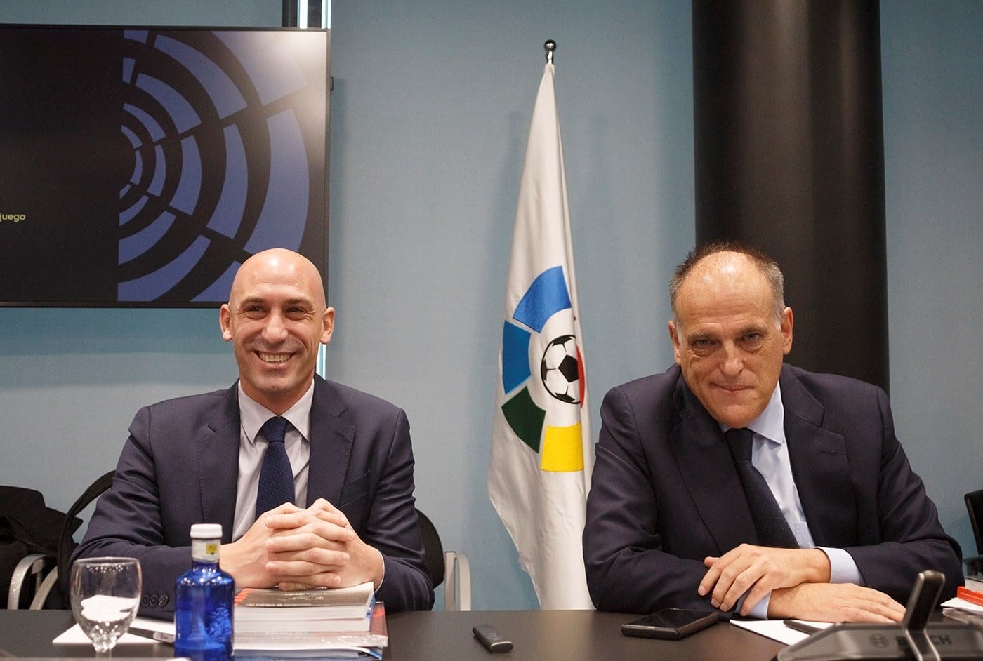 Luis Rubiales, presidente de la RFEFF, y Javier Tebas, que acaba de dimitir para presentarse nuevamente a la presidencia de LaLiga.