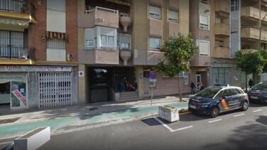 Investigan la muerte de un hombre tras disparos de la Policía a las puertas de la comisaría en Sevilla