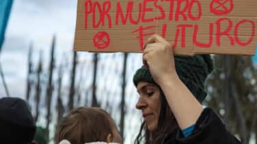 Decenas de activistas bloquean la entrada a la Cumbre del Clima en Ifema