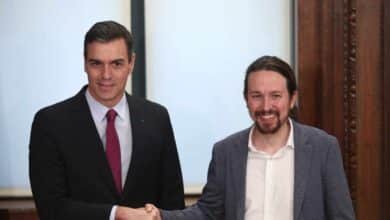 Sánchez e Iglesias valoran su acuerdo como "histórico" pero no admiten preguntas