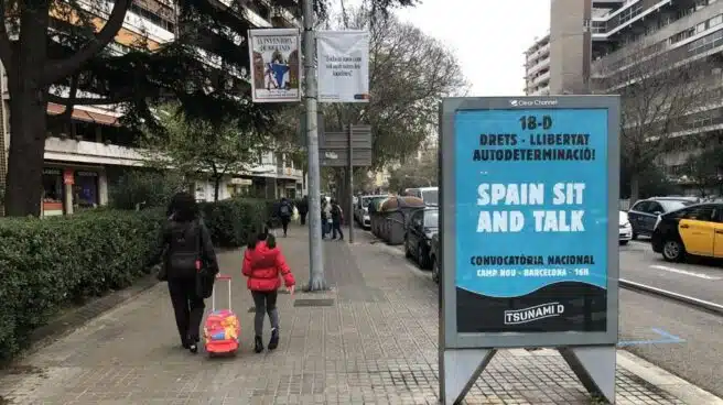 Barcelona se desmarca de la publicidad de Tsunami en sus marquesinas