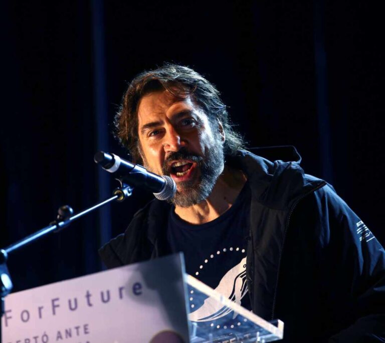 Javier Bardem, en la Marcha por el Clima: "El estúpido de Almeida quiere revertir Madrid Central"