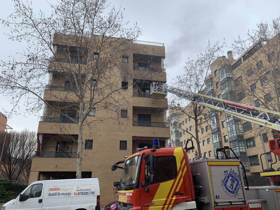 Un muerto y un herido muy grave en el incendio de un piso en Carabanchel