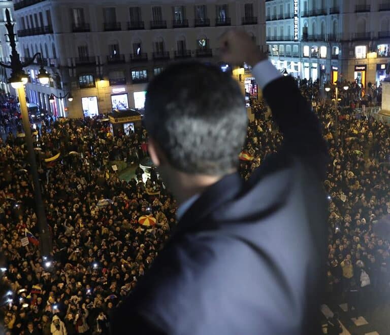 "Nuestra esperanza": el pueblo venezolano en España arropa a Guaidó