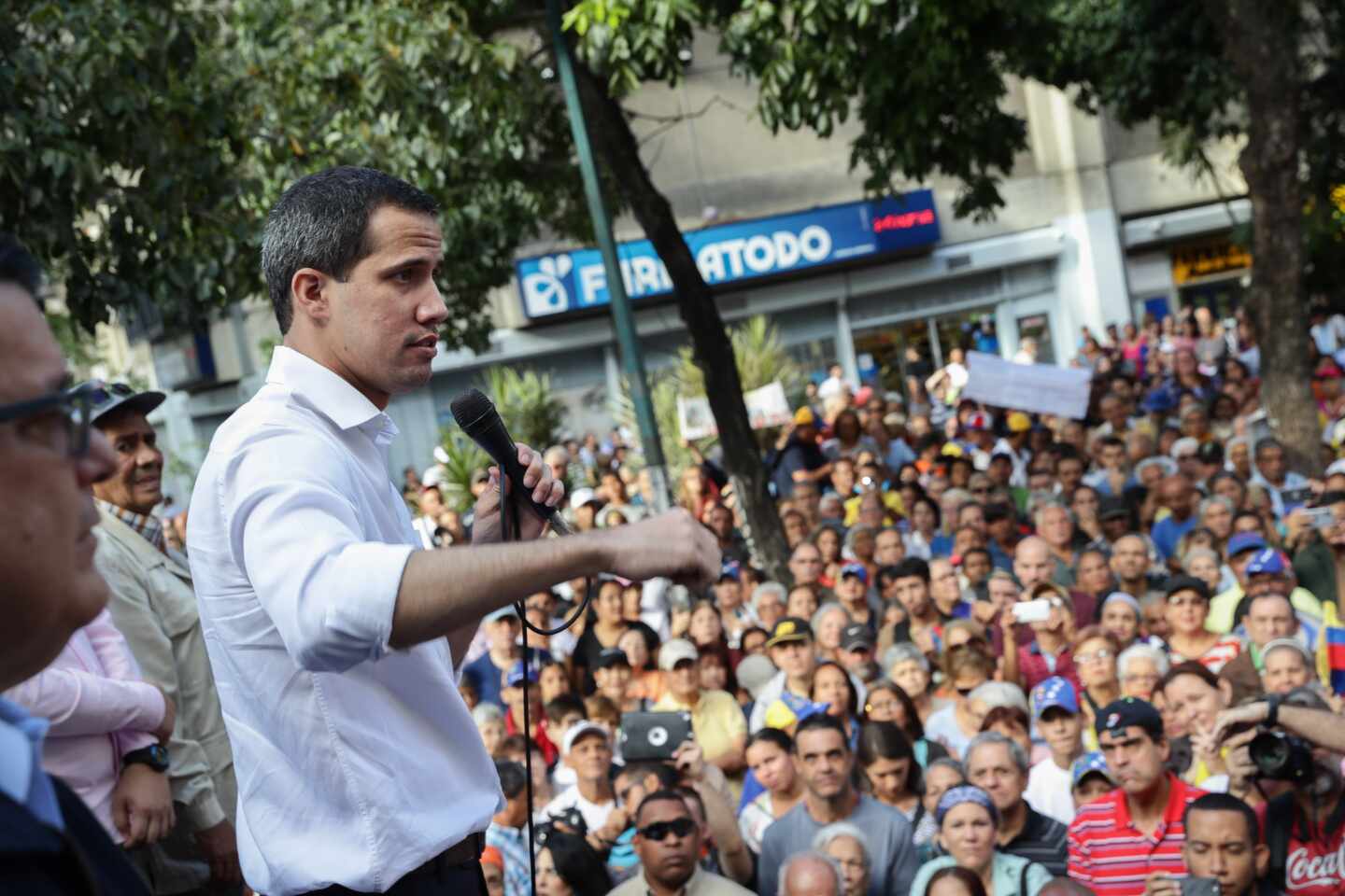 Juan Guaidó asamblea calle