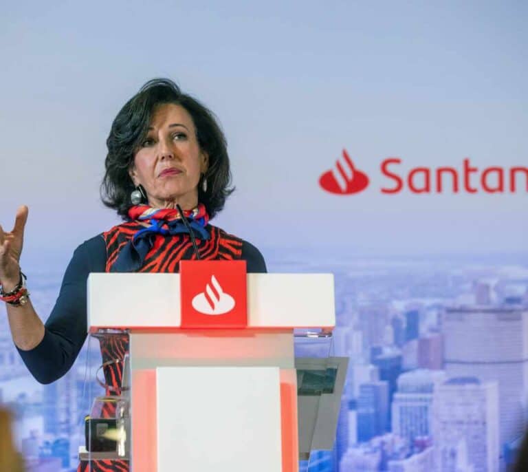 Santander cerrará cientos de oficinas para proteger a su plantilla del Covid-19