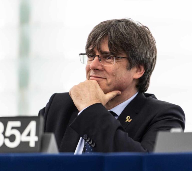 Torra y Puigdemont presionan la mesa de negociación con la exigencia del relator