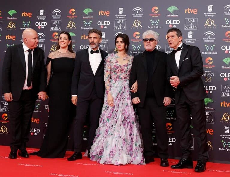 A Almodóvar se le escapa que Penélope Cruz entregará el Oscar a la Mejor Película Extranjera