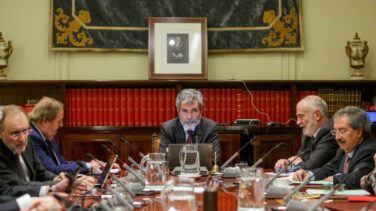 El PSOE introduce una enmienda para que el CGPJ nombre a los magistrados del Constitucional en septiembre