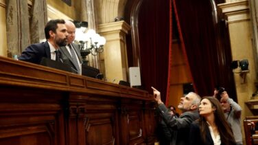 Cs se desmarca en Cataluña para "aglutinar" el voto no separatista y recuperar su feudo