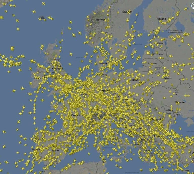 Vuelos en línea recta y sin rodeos, el plan de las aerolíneas contra el cambio climático