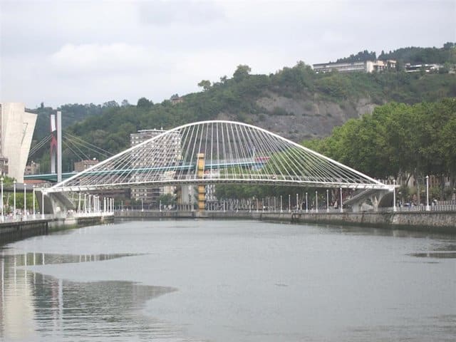 Aparece flotando en la ría de Bilbao el cadáver de una mujer de edad avanzada